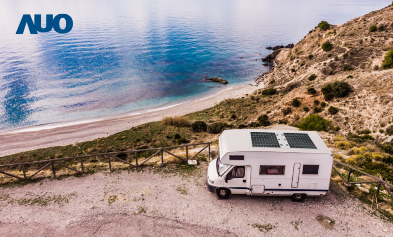 「可撓輕量化太陽光電板SunCurva」使用輕量特殊耐候型複合板取代傳統太陽能板的玻璃前板，不僅降低70%重量，每米平方僅3Kg；具有抗衝擊性能及通過電磁相容性測試，可應用於交通運輸工具，如露營車、遊艇等